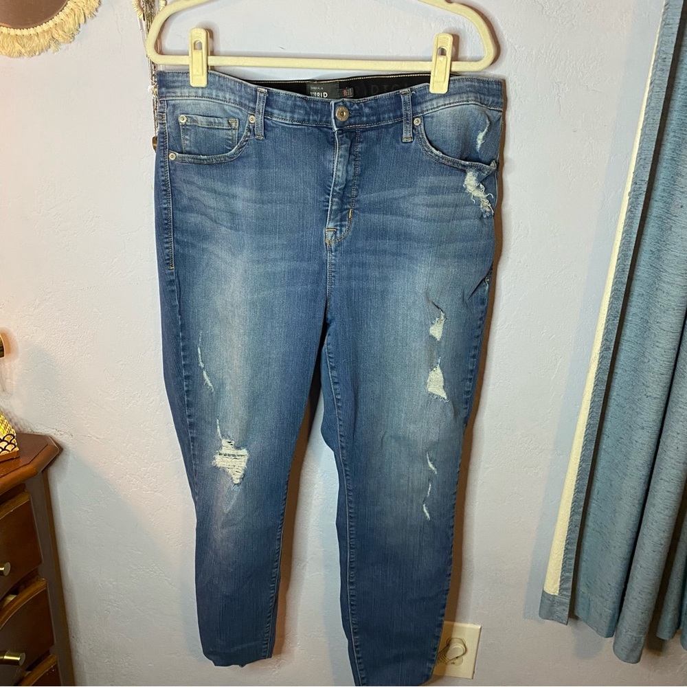 Torrid Jeans 20R Distressed